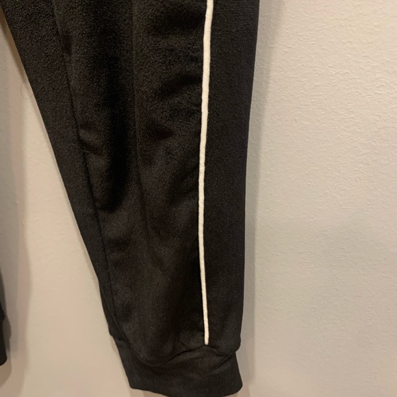 Velour High Rise Joggers - Picture 3 of 3
